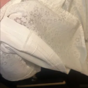 Entro White Floral Top Lg thumbnail 5