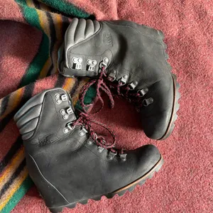 Sorel Conquest Wedge Black Leather Red Lace Up Booties Women Size 8.5 thumbnail 5
