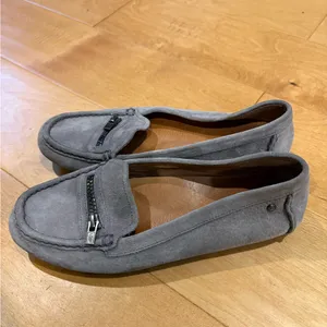 UGG suede women’s loafers shoes gray sz 8 thumbnail 2