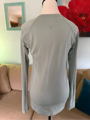 Lululemon - Green Swiftly Tech long sleeve running tee shirt top size 8 thumbnail 4