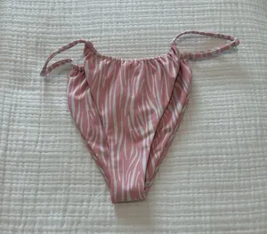 Skatie Bikini Bottoms thumbnail 1