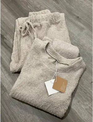 Fuzzy fleece 2pc Matching lounge set Size M thumbnail 2
