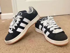 Adidas Sneakers thumbnail 1