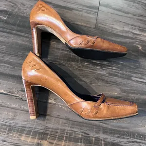 Manolo Blahnik Pumps Beige Camel Brown‎ Leather Purple Stitching Shoes 37 thumbnail 4