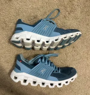 On Cloud Running Shoes thumbnail 2