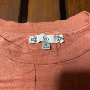 Iris Women's Pink Crop Top size M thumbnail 2
