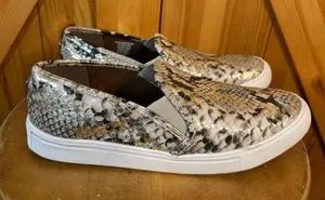 Steve Madden Womens Safary Fabric Faux Snakeskin Rubber Sole Slip Ons 9.5 thumbnail 1