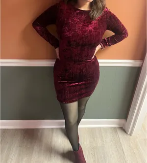 Red sparkly dress thumbnail 3