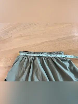 New Balance lined running shorts green womens MEASUREMENTS thumbnail 4