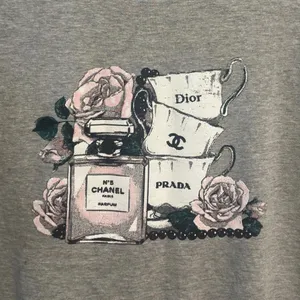 Perfume/Tea cup floral T-shirt thumbnail 3
