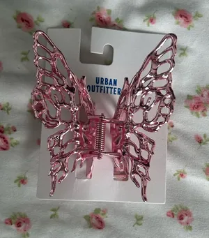 Urban Outfitters Shiny Pink Claw Hair Clip thumbnail 1