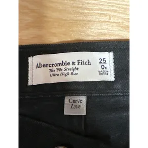 Abercrombie & Fitch 90's Straight Black Ultra High Rise Denim Jeans Pants Sz 25 thumbnail 4
