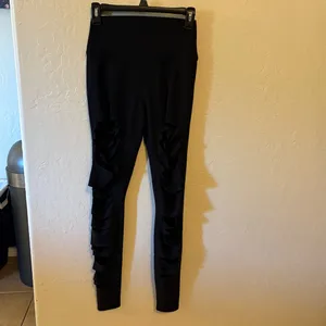 Alo Black Cut Out Leggings. Preloved excellent condition. Sz small. thumbnail 7