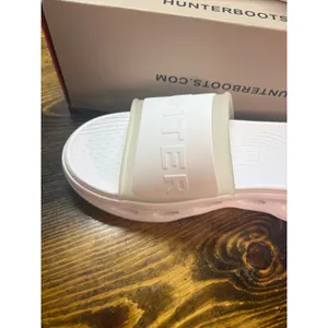 Hunter White Geneva Slip On‎ Sandals Size 10 thumbnail 2