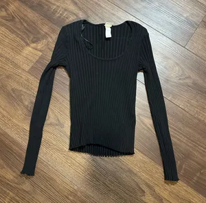 Black H&M Ribbed Top thumbnail 1