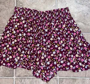 PINK Victoria's Secret Floral Shorts thumbnail 1