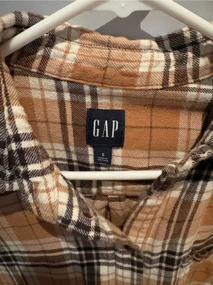 Woman’s GAP Tan and Black Plaid Flannel Shirt in size S thumbnail 2