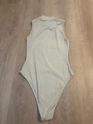 Tan Sleeveless Mock Neck Body Suit White Size L thumbnail 2