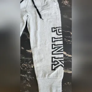 PINK Victoria's Secret Retired Skinny Joggers Size L thumbnail 3