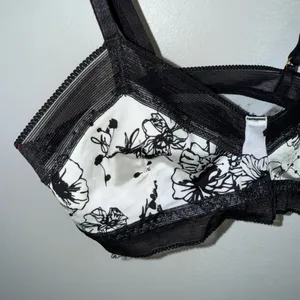 NWT $20 Sam Edelman Black & White Floral Mesh Pullover Microfiber Bralette S thumbnail 9