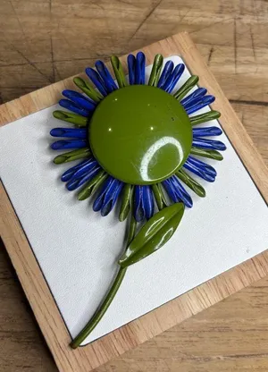 Vintage Blue & Green Flower Brooch Pin Handmade Glass Beads & Metal Backing thumbnail 1