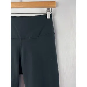 Women’s Nike Medium Black Sports Leggings thumbnail 2