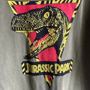 💚Jurassic Park Raptor Dinosaur Graphic Tee T-shirt thumbnail 2