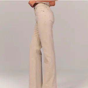 Abercrombie & Fitch Women's Tan Curve Love 90s Relaxed High Rise Jeans 8L thumbnail 3