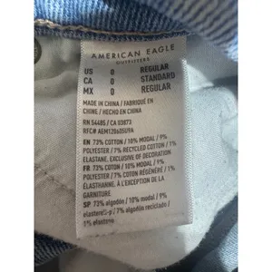 American‎ Eagle Mom Straight Jean Women Size 0 Light Wash Distressed Blue thumbnail 5