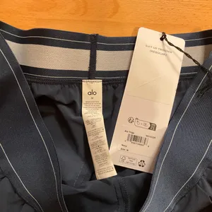 Alo Yoga Suit Up Trouser (Regular) Navy M thumbnail 3
