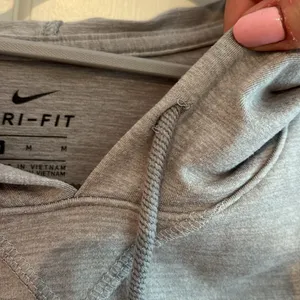 Nike Dri-Fit Cropped Hoodie thumbnail 3