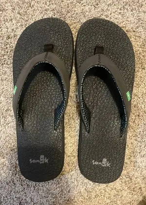 Sanuk Flip-Flops thumbnail 1