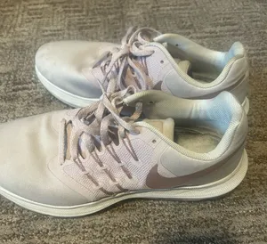Nike running shoes women’s size 9.5 thumbnail 1