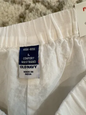 Old Navy White Embroidered Lace-Trim Shorts thumbnail 4