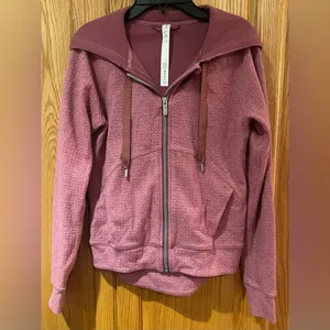 Lululemon Catch‎ a Moment Zip Hoodie Sweatshirt in Heathered So Merlot Size 2 thumbnail 5