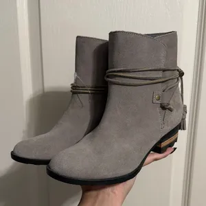 NWOB Sorel Farah Slate Gray Waterproof Suede Short Boots Ankle Minimalist Gorp‎ thumbnail 3