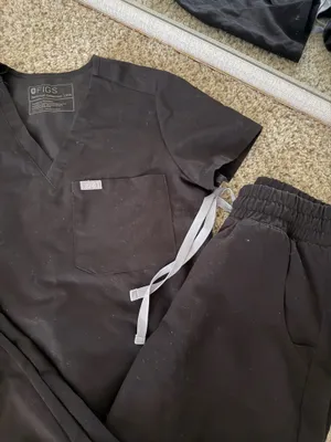 FIGS Scrubs Set thumbnail 2