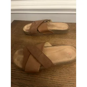 Clarks Women's Sandal Slide Flip Flop Brown Leather Cross Straps 8 Casual Beach thumbnail 2
