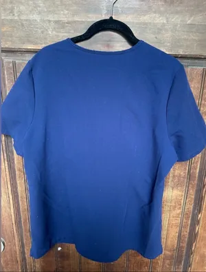 FIGS Technical Collection Women’s Navy Catarina Scrub Top, size L thumbnail 2