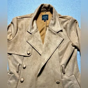 Love Tree Women’s Camel Faux Suede Trench Coat Size Medium No Belt thumbnail 3