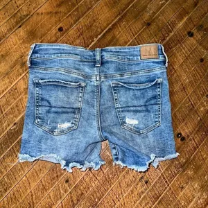 American Eagle distressed denim midi destroyed shorts thumbnail 3