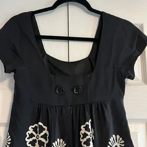 Anna Sui Anthropologie Women’s Black & Cream Floral Short-sleeve Flowy Dress thumbnail 6