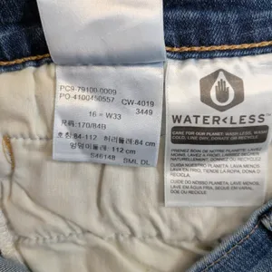Levis Classic Wide Leg Crop Jeans Womens 16 Medium Wash Blue High Rise thumbnail 6