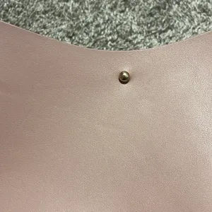 Samara Medium Shoulder Vegan Leather Bag in Peony‎ thumbnail 8