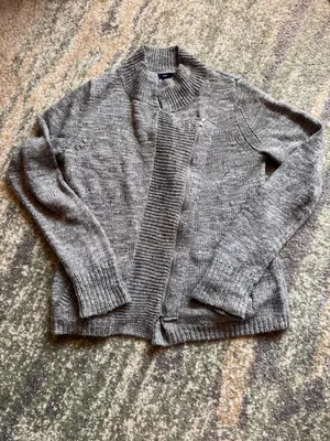 Gap Sweater thumbnail 1