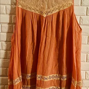 Umgee women’s blouse opening on back medium p1 thumbnail 3