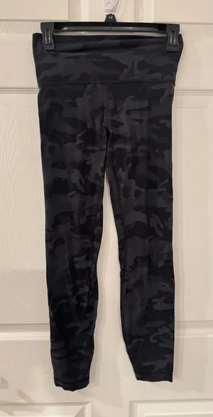 Lululemon Align High Rise‎ Leggings Camo Deep Coal Multi Size 4 25" Inseam thumbnail 1