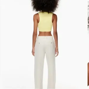 ❤️Aritzia Babaton Sculpt Knit Deep V Tank thumbnail 4
