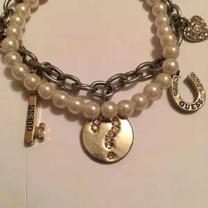 Costume Jewelry Bracelet Faux Pearl Signed Guess thumbnail 3
