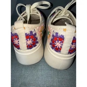 DL 1990 Crochet Granny Square Platform Sneakers Multicolor Boho Shoes Womens 7.5 thumbnail 3